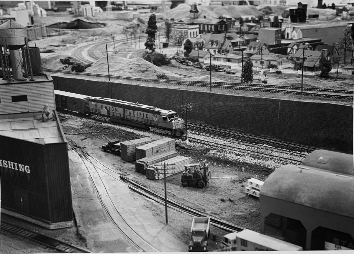 ebmes__group1__up_centennial_diesel._1980_s_dan_smith..jpeg